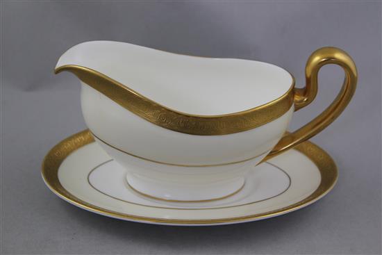 A Minton Buckingham pattern ninety two piece tea, coffee and dinner service, late 20th century, vegetable tureen 30cm